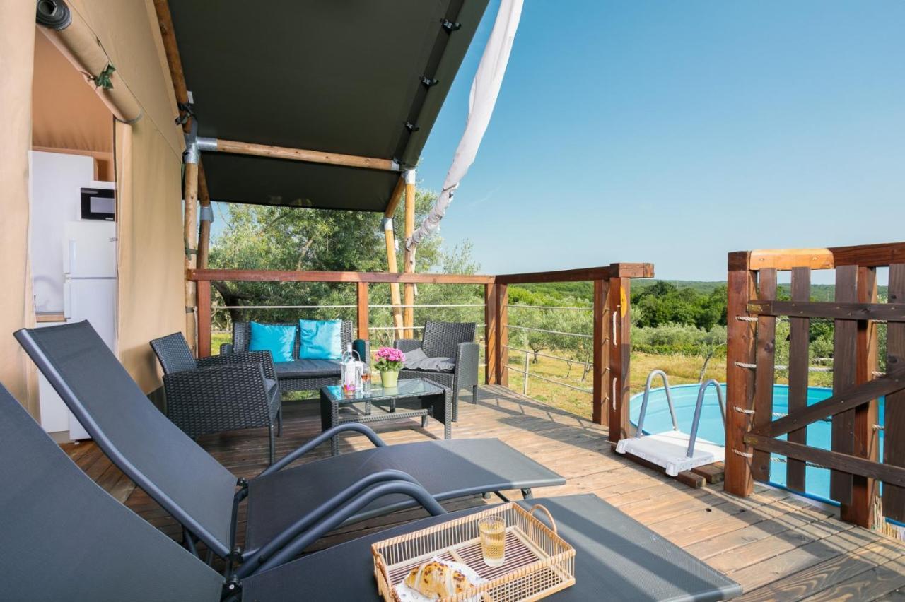 Отель Prima Insula Glamping Brusici Экстерьер фото