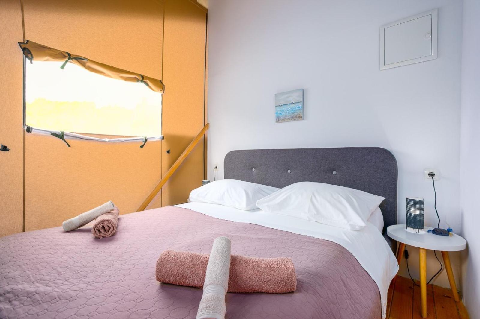 Отель Prima Insula Glamping Brusici Экстерьер фото