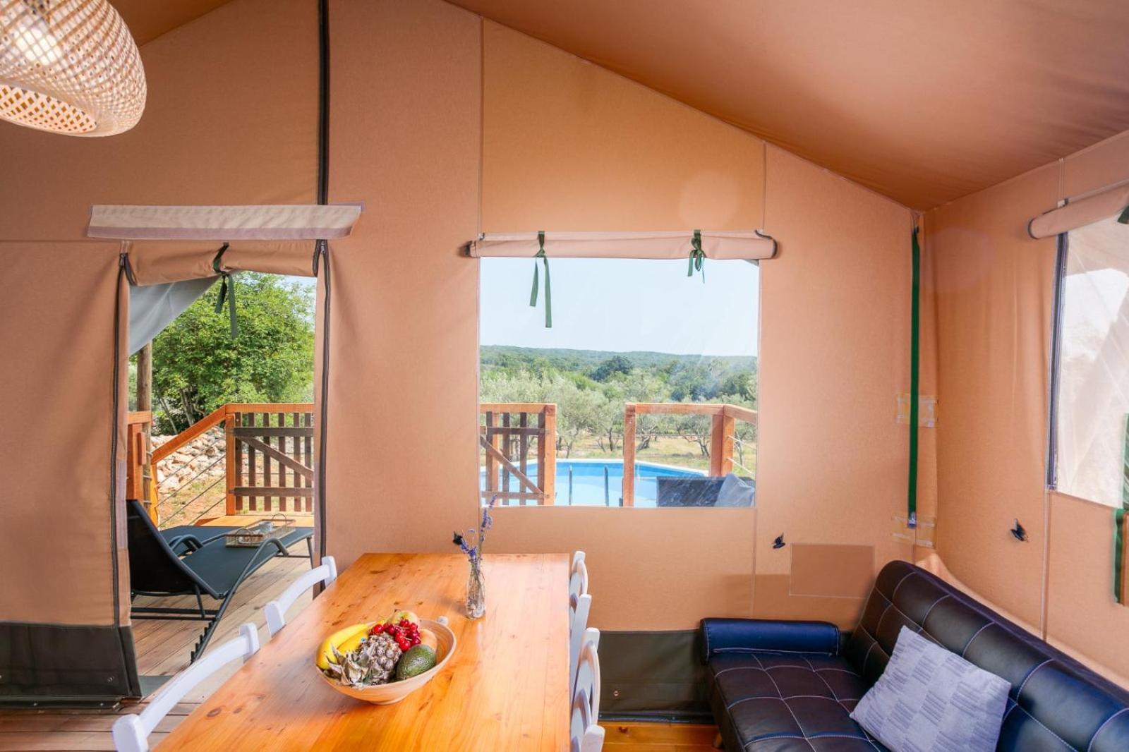 Отель Prima Insula Glamping Brusici Экстерьер фото