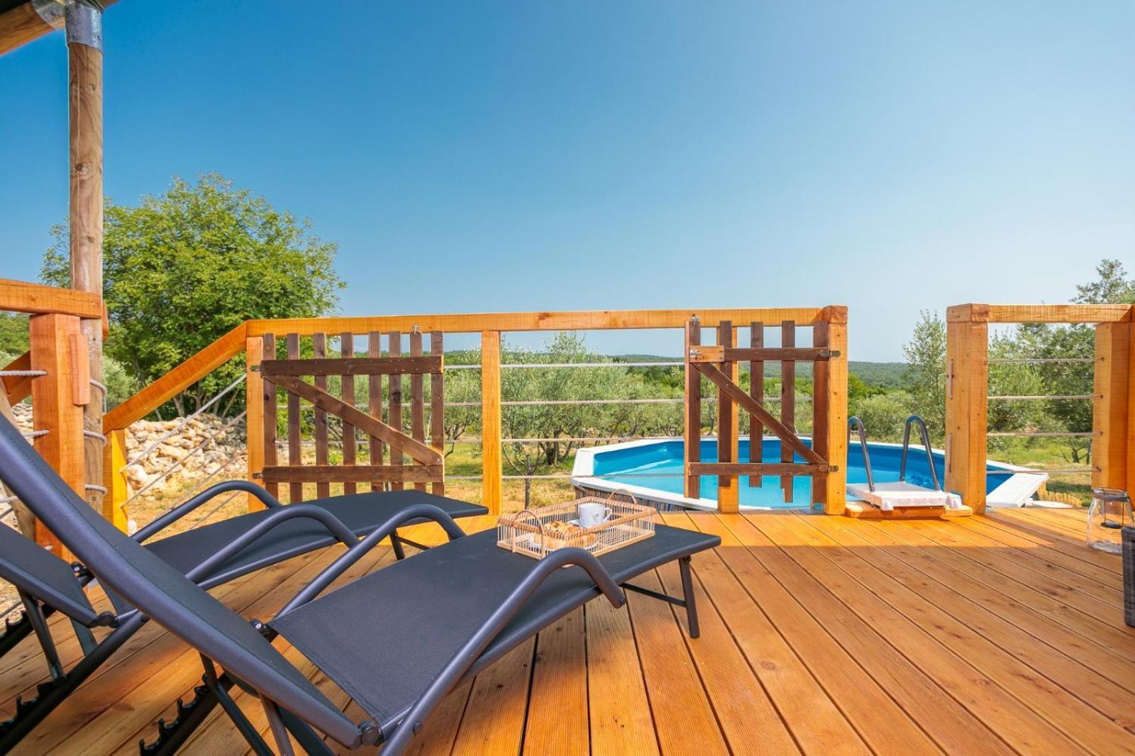 Отель Prima Insula Glamping Brusici Экстерьер фото